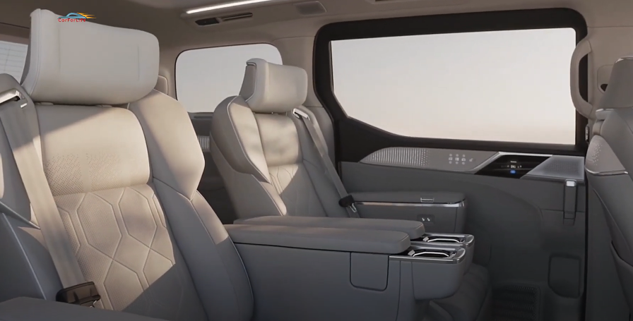 Минивэн Volvo EM90